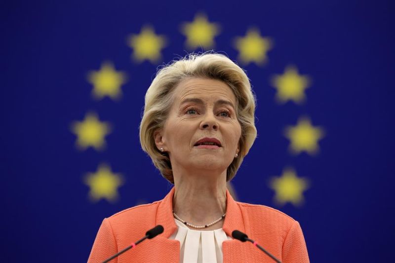 La presidenta de la Comisión Europea (CE), Ursula von der Leyen, durante su discurso sobre el Estado de la Unión ante el pleno de la Eurocámara en Estrasburgo. EFE/EPA/JULIEN WARNAND 01 130923