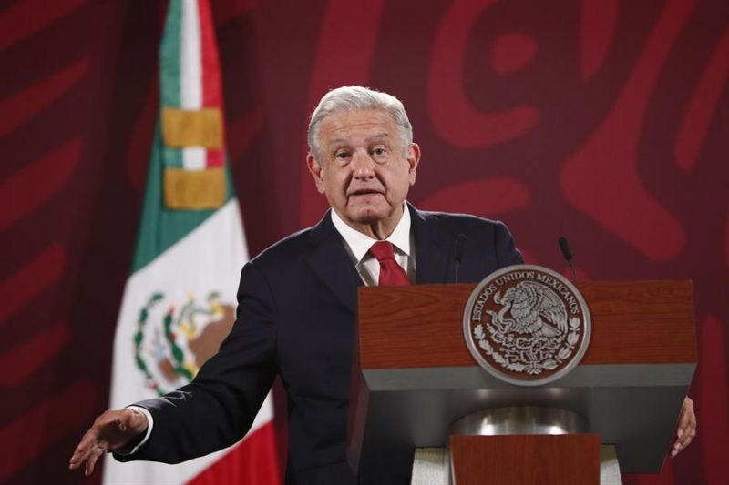 El presidente de México, Andrés Manuel López Obrador, participa hoy, martes, durante su conferencia de prensa en Palacio Nacional, de la Ciudad de México. EFE/José Méndez