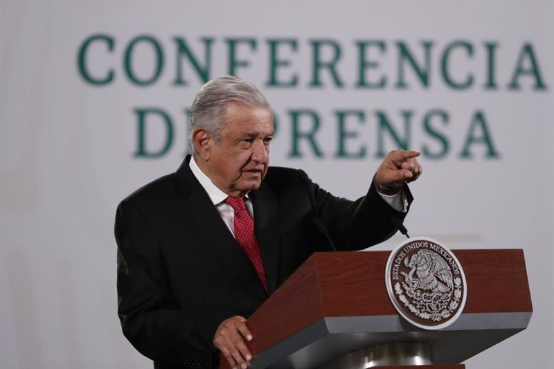 El presidente de México, Andrés MAnuel López Obrador, habla hoy durante su rueda de prensa matutina en Palacio Nacional, en Ciudad de México (México). 01 101121