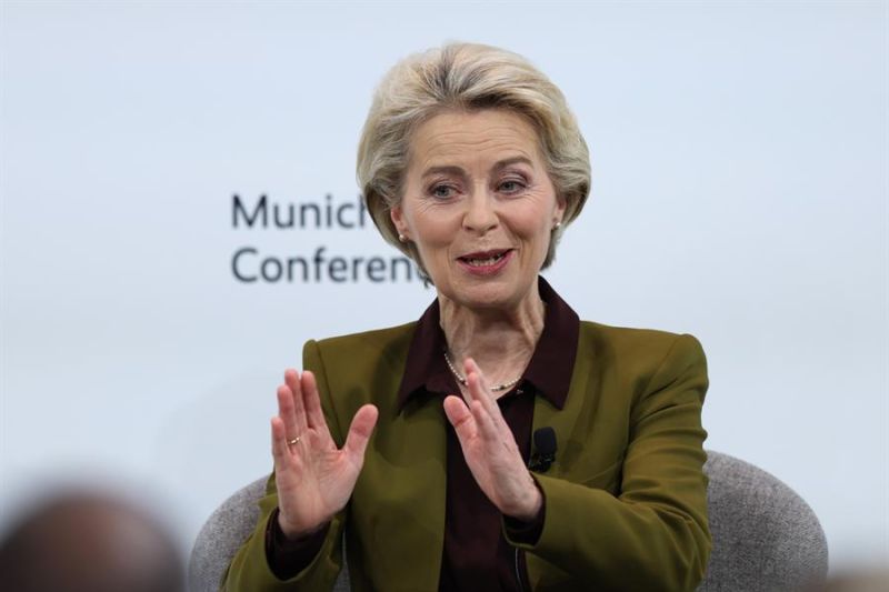 Foto de archivo de la presidenta de la Comisión Europea, Ursula von der Leyen, en la Conferencia de Seguridad de Munich (Alemania), el 18 de febrero de 2023. EFE/EPA/JOHANNES SIMON / POOL 01 230223