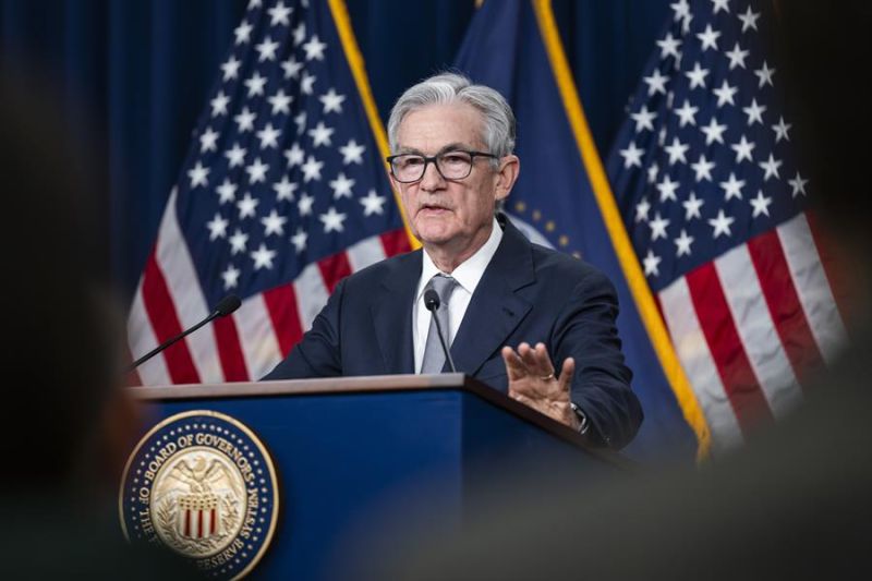 El presidente de la Reserva Federal de Estados Unidos (Fed), Jerome Powell, habla en conferencia de prensa, en Washington (EE.UU.), este 1 de noviembre de 2023. EFE/EPA/Jim Lo Scalzo 01 011123