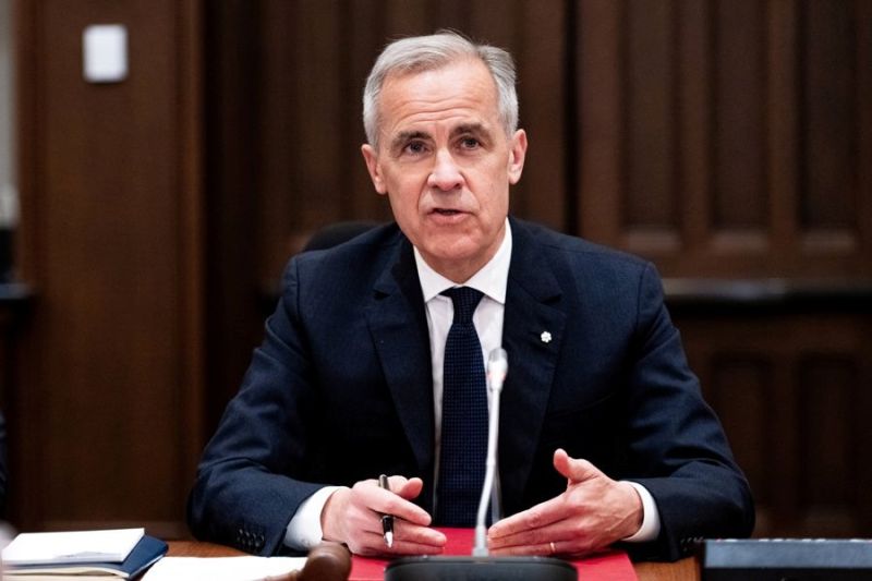 El Primer Ministro de Canadá, Mark Carney, fue captado el pasado 14 de mayo, durante una reunión con miembros del Parlamento canadiense, en Ottawa (Canadá). EFE/Spencer Colby 01220525