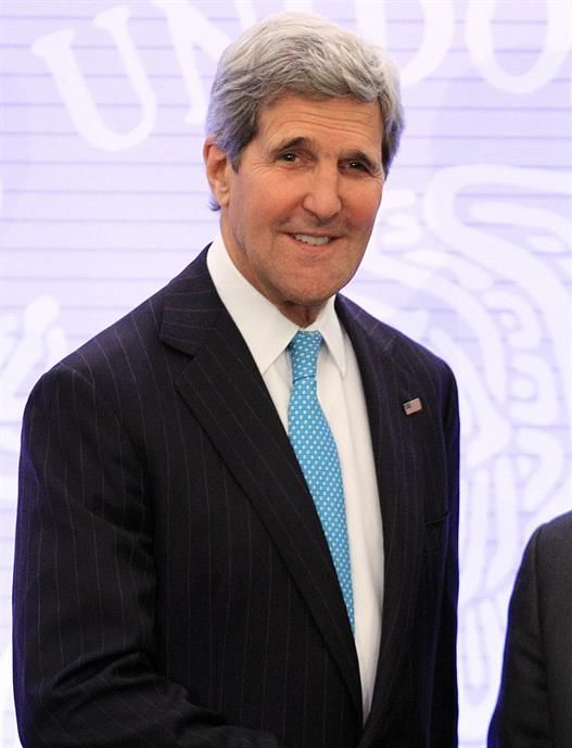 Fotografía de archivo, tomada el 21 de mayo de 2014, en la que se registró al entonces secretario de Estado de Estados Unidos y actual enviado presidencial estadounidense para el Clima, John Kerry, durante una visita de trabajo a Ciudad de México (México)