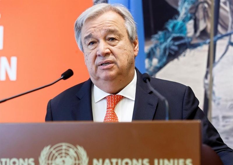 En la imagen un registro del secretario general de la ONU, António Guterres, quien destacó el cambio climático como el área en que las dos superpotencias pueden entenderse y lograr avances.