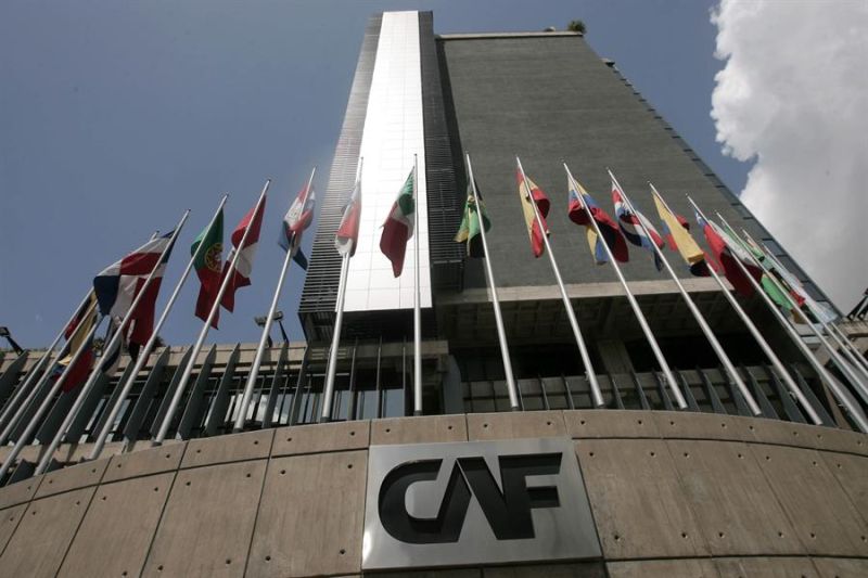 En la imagen un registro de archivo de la sede del CAF, en Caracas (Venezuela).