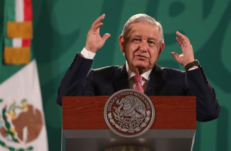 El presidente de México, Andrés Manuel López Obrador, habla durante una conferencia de prensa matutina en el Palacio Nacional, en Ciudad de México (México). 