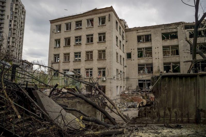 Foto de archivo de unos edificios alcanzados por misiles rusos en Kiev (Ucrania). 01 291222
