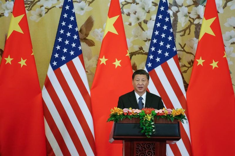 El presidente chino, Xi Jingping, durante una rueda de prensa en el Gran Palacio del Pueblo en Pekín (China), con motivo de la visita del entonces presidente de EEUU, Donald Trump, en 2017.