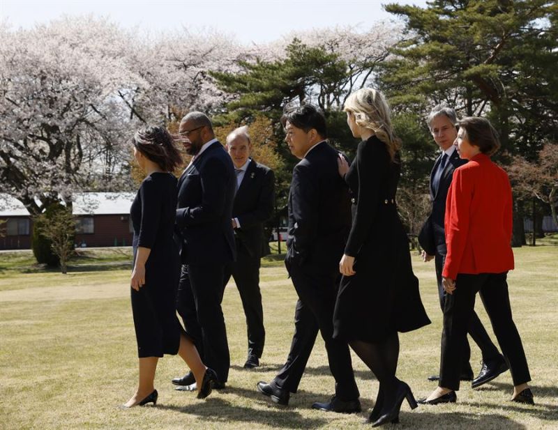 Varios ministros de Exteriores de países del G7 antes de una reunión hoy en Karuizawa (Japón). EFE/EPA/KIM KYUNG-HOON / POOL 01 170423