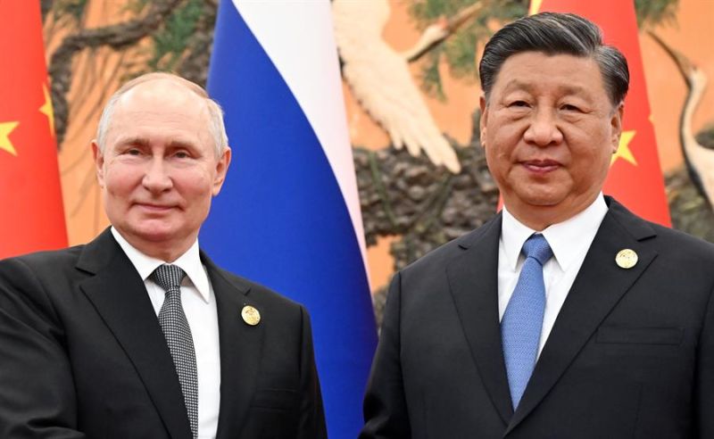 Imagen de Archivo de los presidentes de Rusia, Vladímir Putin (i), y de China, Xi Jinping (D).  EFE/EPA/SERGEY GUNEEV/SPUTNIK/KREMLIN POOL 01 080224
