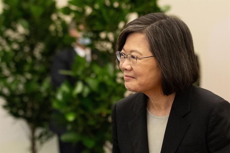 La presidenta de Taiwán, Tsai Ing-wen, fue registrada este miércoles, 29 de marzo, antes de partir hacia Centroamérica y con escala en Los Ángeles (EE.UU.), en el Aeropuerto Internacional de Taoyuan, en Taoyuan (Taiwán). EFE/Ritchie B. Tongo 01 310323