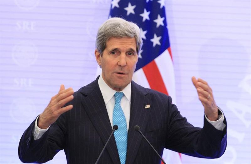 Fotografía de archivo fechada el 21 de mayo de 2014 que muestra al entonces secretario de Estado de Estados Unidos, John Kerry, durante una visita de trabajo en Ciudad de México (México).