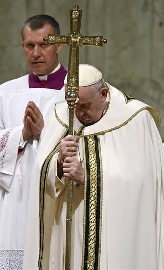 El papa Francisco pide que se ponga fin "inmediatamente" a las "insensata" guerra de Ucrania en su discurso de Navidad desde San Pedro. 01 261222