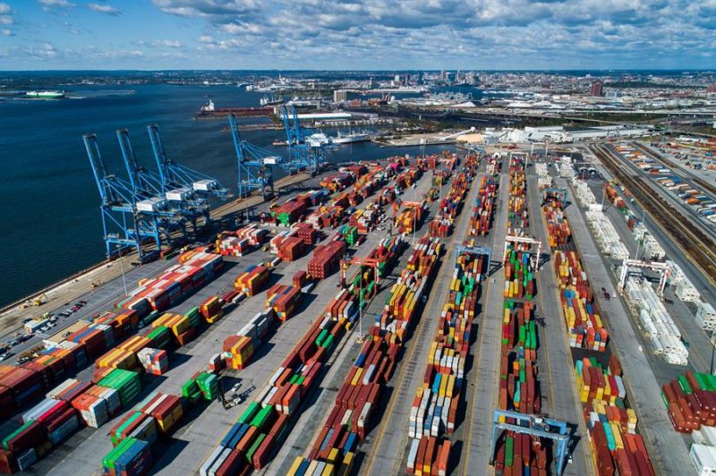 Vista de contenedores en el Puerto de Baltimore, Maryland (EE.UU.), en una fotografía de archivo. 