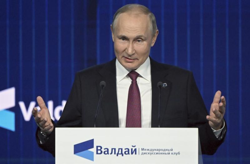 Vladimir Putin habla en la sesión "El mundo después de la hegemonía: Justicia y seguridad para todos" del Club de debate internacional Valdai en las afueras de Moscú este 27 de octubre de 2022.  01 281022