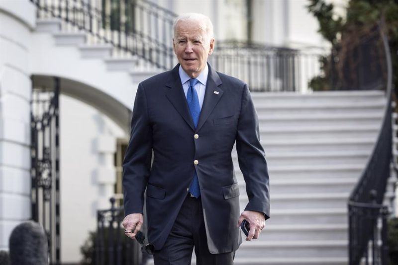 El presidente estadounidense, Joe Biden, sale de la Casa Blanca para su viaje a Europa, en Washington (EE.UU.), este 23 de marzo de 2022.