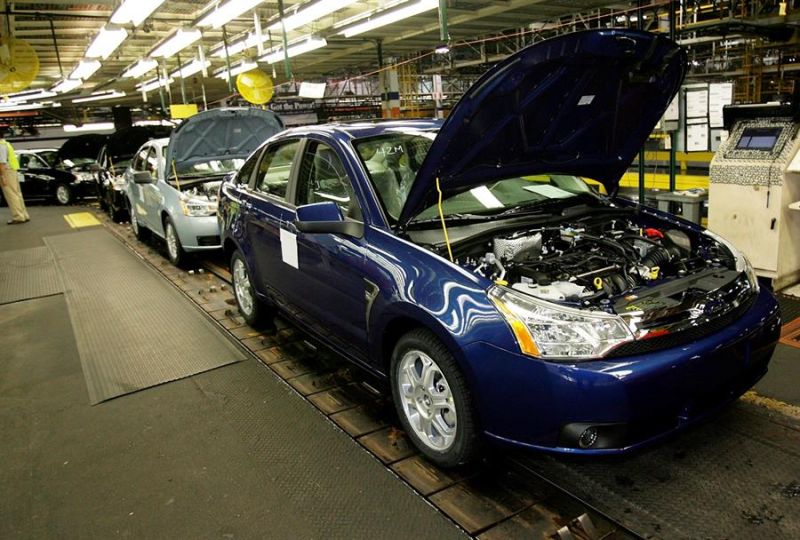 Imagen de la cadena de montaje del nuevo Ford Focus, en la planta de Wayne, en Míchigan, EE.UU.