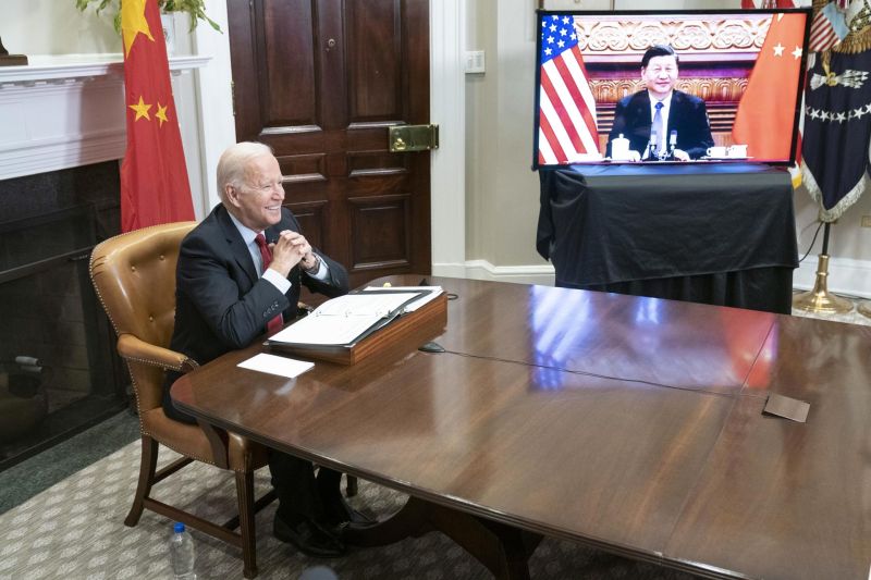 El presidente estadounidense, Joe Biden, habla durante una cumbre virtual con el presidente chino, Xi Jinping, en una fotografía de archivo. EFE /EPA/Sarah Silbiger 01 030424