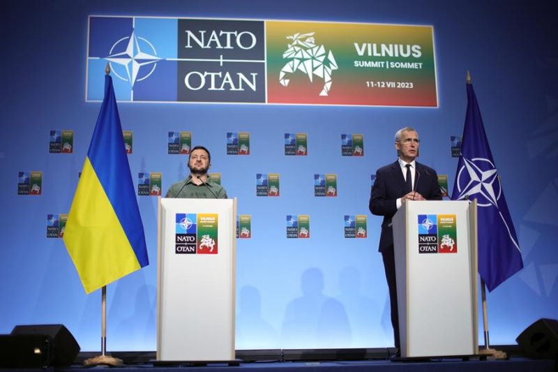 El secretario general de la OTAN, Jens Stoltenber, y el presidente ucraniano, Volodímir Zelenski. EFE/EPA/TIM IRELAND 01 120723