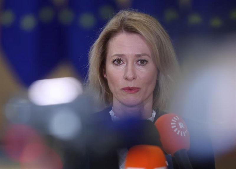 Política de Seguridad, Kaja Kallas, habla con los medios mientras asiste al Consejo de Asuntos Exteriores en la sede de la UE en Bruselas, Bélgica, 27 de enero de 2025. EFE/EPA/OLIVIER HOSLET  01280125