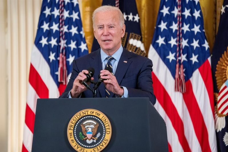 El presidente de los Estados Unidos, Joe Biden, comenta sobre cómo la Ley Build Back Better reducirá los costos de los medicamentos recetados para millones de estadounidenses en la Casa Blanca en Washington, DC, Estados Unidos, 6 de diciembre de 2021.
