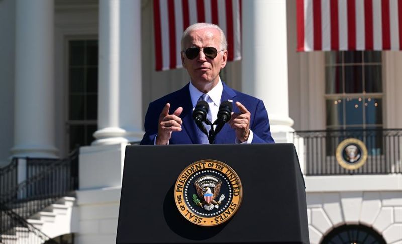 El presidente de los Estados Unidos, Joe Biden, hace comentarios y firma la ley H.R. 4346, la Ley CHIPS y Ciencia de 2022 en el Jardín Sur de la Casa Blanca en Washington, DC, EE. UU., 09 de agosto de 2022.  01 090822