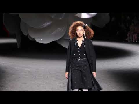 Embedded thumbnail for Chanel cierra la Semana de la Moda de París con un guiño al estilo mod